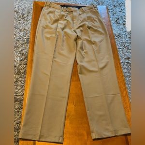 Pleated Ultimate Men’s Performance Expandable khaki Pants